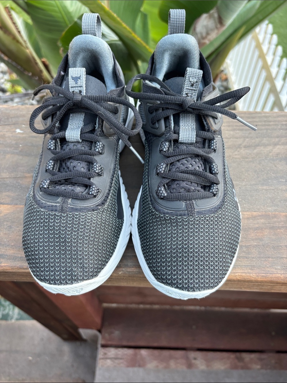 Under Armour Men's Black & Gray Athletic Knit Sneakers